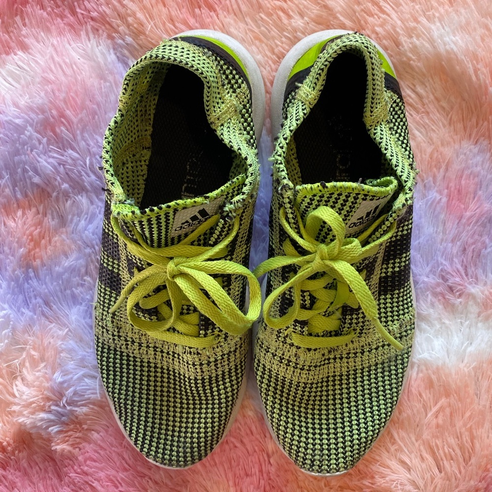 ADIDAS RUNNING SHOES - Picture 3 of 4